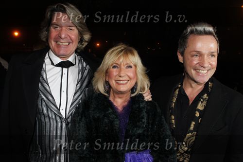 Amsterdam 6 december 2010
Optreden Los Angeles the voices met oa Gordon in carre. Willeke Albertie met vrienden
Peter Smulders bv