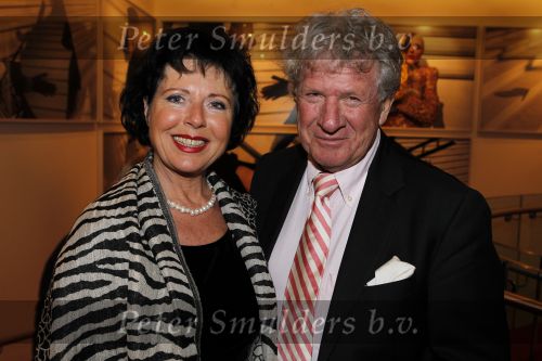 Amsterdam 6 januari 2011
Premiere Volendam in het nieuwe de la mar. Willibrord Frequin met nieuwe vriendin
Peter Smulders bv