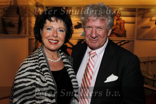 Amsterdam 6 januari 2011
Premiere Volendam in het nieuwe de la mar. Willibrord Frequin met nieuwe vriendin
Peter Smulders bv