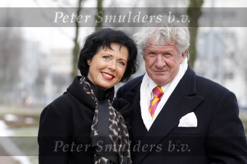 Hoofddorp 7 december 2010
Willibrord Frequin met zijn nieuwe vriendin en haar dochter.
Peter Smulders bv