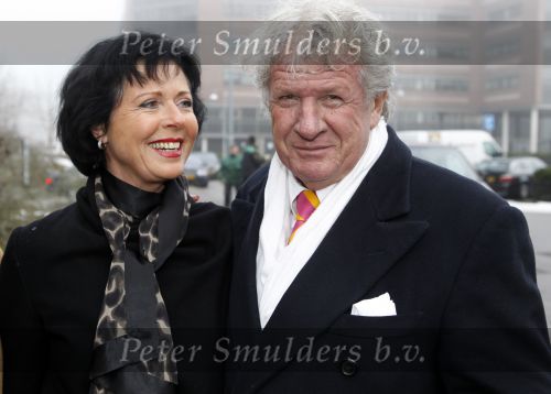 Hoofddorp 7 december 2010
Willibrord Frequin met zijn nieuwe vriendin en haar dochter.
Peter Smulders bv