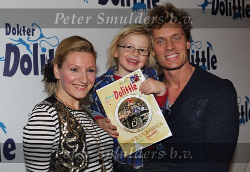 Zoetermeer, 19 December 2010
Premiere in het stadstheater van de musical Dr. Dolittle
Winston Post met zijn vrouw Denise v Rijswijk en zoontje Yaden Post
Foto Peter Smulders BV