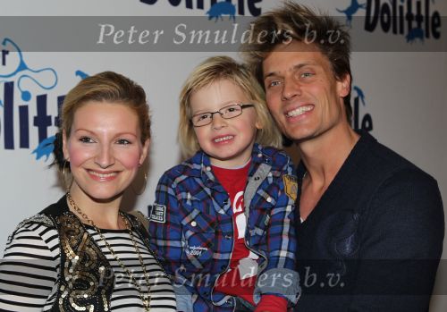 Zoetermeer, 19 December 2010
Premiere in het stadstheater van de musical Dr. Dolittle
Winston Post met zijn vrouw Denise v Rijswijk en zoontje Yaden Post
Foto Peter Smulders BV