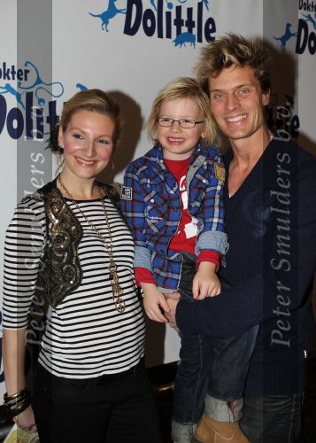 Zoetermeer, 19 December 2010
Premiere in het stadstheater van de musical Dr. Dolittle
Winston Post met zijn vrouw Denise v Rijswijk en zoontje Yaden Post
Foto Peter Smulders BV