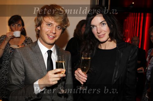 Amsterdam 6 december 2010
Premiere Simone Kleinsma in het nieuwe de la mar theater. Wouter Hamel
Peter Smulders bv