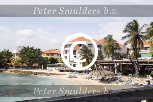 Curacao 30 december 2011
Willeke Alberti met kennissen Junior Zegger en zijn vouw in zee op curacao bij Hotel Avila Beach
Peter Smulders bv