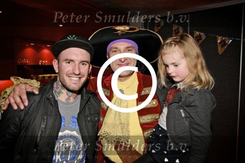 Tiel 08 Januari 2012
Premiere Piet Piraat 3D.  Ben Saunders en zijn dochter Stacey met Piet Piraat.
Peter Smulders bv