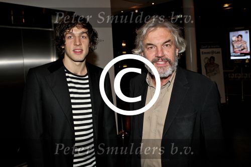 Amsterdam 10 januari 2012
Premiere Emmi en Leo in DeLaMar Theater. Derek de Lint met zijn zoon.
Peter Smulders bv