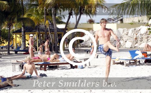 Curacao 31 december 2011
Edwin v d Sar met zijn zoon op Curacao.
Peter Smulders bv