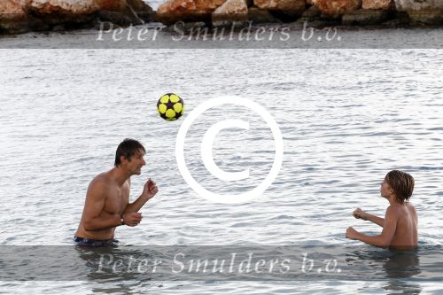 Curacao 31 december 2011
Edwin v d Sar met zijn zoon op Curacao.
Peter Smulders bv