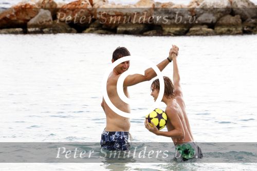 Curacao 31 december 2011
Edwin v d Sar met zijn zoon op Curacao.
Peter Smulders bv