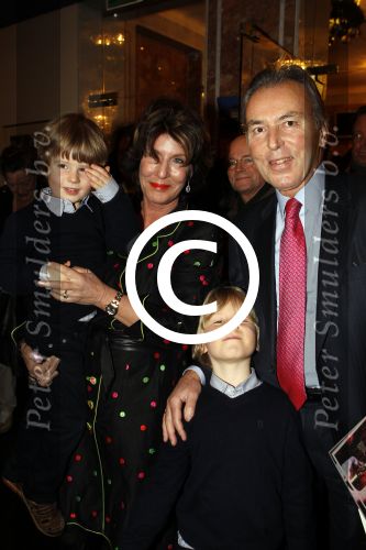 Amsterdam 22 december 2011
Premiere kerstcircus in carre. Eelco en Janneke Brinkman met kleinkinderen
Peter Smulders bv