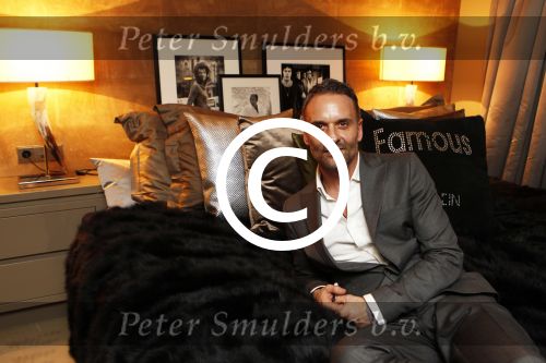 Huizen 22 december 2011
Eric Kuster in zijn huis/showroom.
Peter Smulders bv