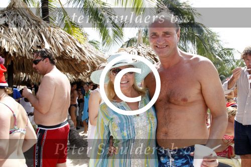 Curacao 1 januari 2012
Erik de Vlieger met zijn vrouw op Zanzibar.
Peter Smulders bv