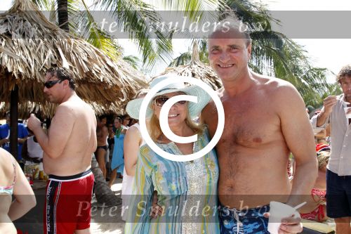 Curacao 1 januari 2012
Erik de Vlieger met zijn vrouw op Zanzibar.
Peter Smulders bv