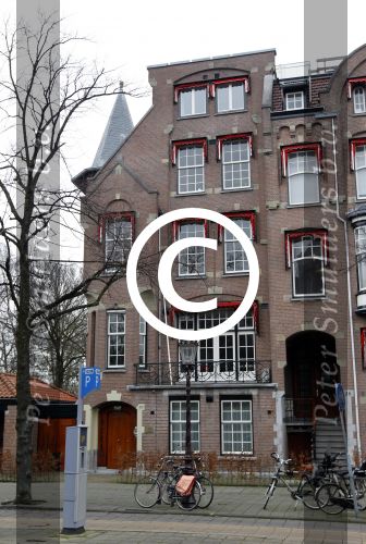 Amsterdam/Amstelveen 11 december 2011
Frank Rijkaard heeft div huizen en appartementen in Amsterdam en Amstelveen. Koningslaan
Peter Smulders bv