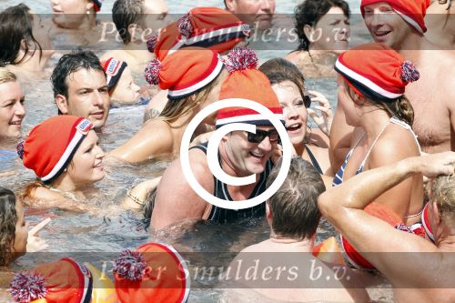 Curacao 1 januari 2011
Gerard Joling doet mee met de traditionele nieuwjaarsduik bij zanzibar.
Peter Smulders bv