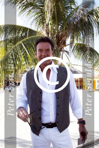 Curacao 7 januari 2012
Gerard Joling opnames videoclip op zanzibar. Patty Brard doet de regie.
Peter Smulders bv