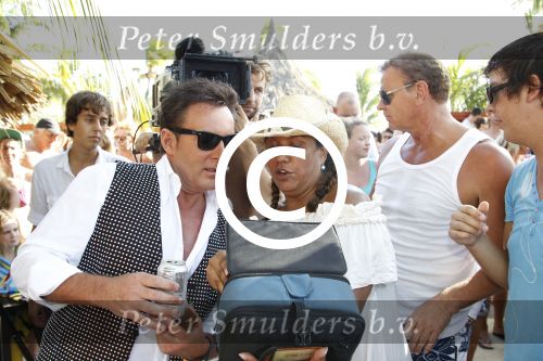 Curacao 7 januari 2012
Gerard Joling opnames videoclip op zanzibar. Patty Brard doet de regie.
Peter Smulders bv