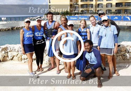 Curacao 8 januari 2011
Gerard Joling Patty Brard en Romy Omtzigt zwemmen bij de dolphin academy
bij seaquarium met dolfijnen.
Peter Smulders bv