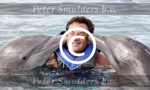 Curacao 8 januari 2011
Gerard Joling Patty Brard en Romy Omtzigt zwemmen bij de dolphin academy
bij seaquarium met dolfijnen.
Peter Smulders bv