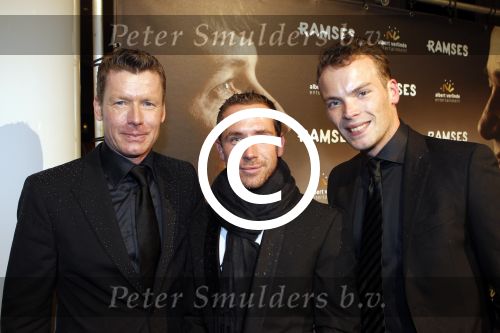 Den Haag 1 december 2011
Premiere Ramses in de schowburg van Den Haag. harald v Panhuis met vrienden
Peter Smulders bv