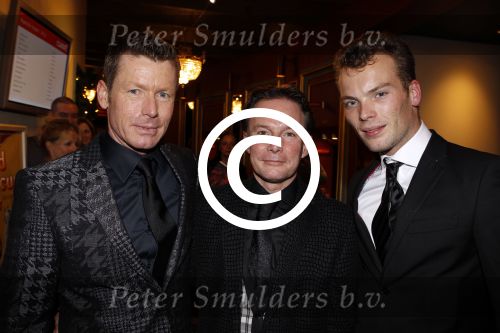 Amsterdam 22 december 2011
Premiere kerstcircus in carre. Geert Hoes en Harald v Panhuis met vriend
Peter Smulders bv