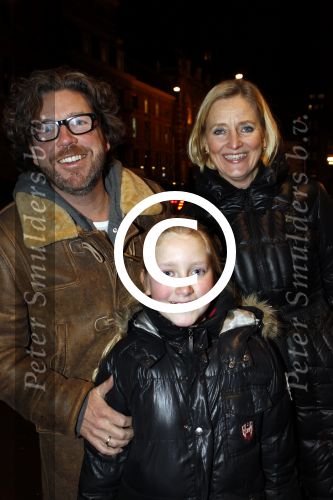 Amsterdam 17 december 2011
Premiere Anubis in het nieuwe de la mar theater. henkjan Smits met vrouw dochter en een vriendin (r)
Peter Smulders bv