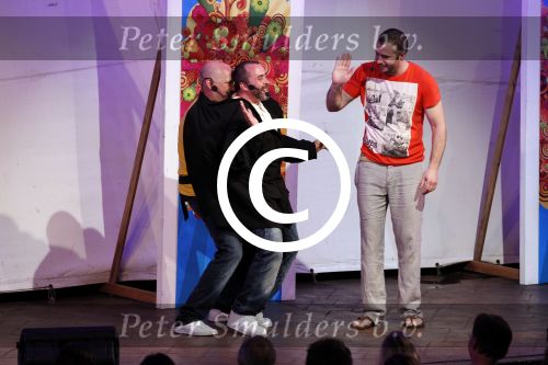 Curacao 28 december 2011
Horrace Cohen Tijl Beckand Rubben v d Meer en Danny Gordijn treden op op Curacao.
Peter Smulders bv