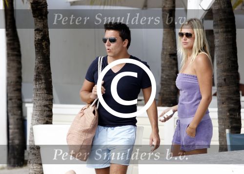 Curacao 31 december 2011
Jan en Lisa Smit op Jan zijn verjaardag in zee en bij Mambo beach.
Peter Smulders bv