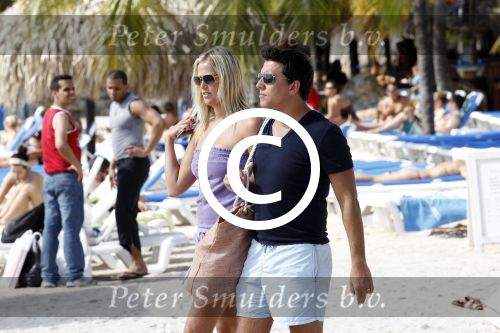 Curacao 31 december 2011
Jan en Lisa Smit op Jan zijn verjaardag in zee en bij Mambo beach.
Peter Smulders bv