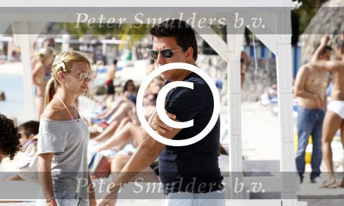 Curacao 31 december 2011
Jan en Lisa Smit op Jan zijn verjaardag in zee en bij Mambo beach.
Peter Smulders bv