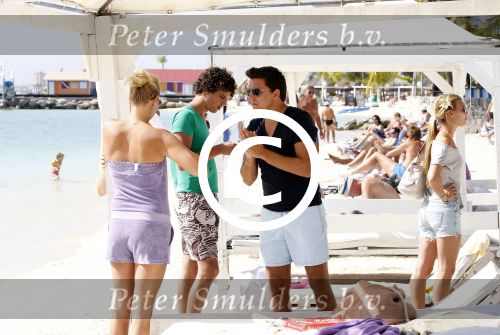 Curacao 31 december 2011
Jan en Lisa Smit op Jan zijn verjaardag in zee en bij Mambo beach.
Peter Smulders bv