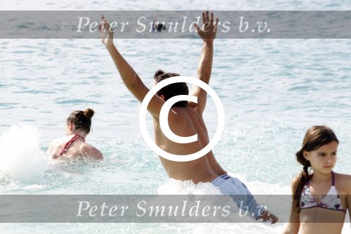 Curacao 31 december 2011
Jan en Lisa Smit op Jan zijn verjaardag in zee en bij Mambo beach.
Peter Smulders bv
