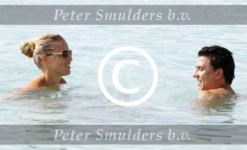 Curacao 31 december 2011
Jan en Lisa Smit op Jan zijn verjaardag in zee en bij Mambo beach.
Peter Smulders bv