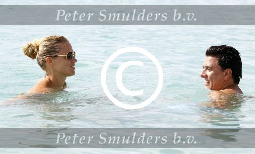 Curacao 31 december 2011
Jan en Lisa Smit op Jan zijn verjaardag in zee en bij Mambo beach.
Peter Smulders bv