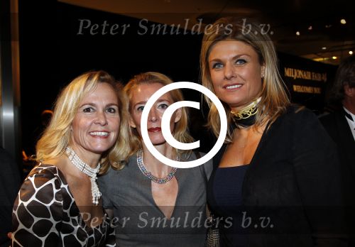 Amsterdam 8 december 2011
Openings en VIP avond van de miljonairfair in de RAI. Janneke Brouwers met vriendinnen
Peter Smulders bv