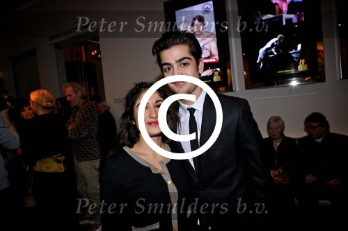 Amsterdam 10 januari 2012
Premiere Emmi en Leo in DeLaMar Theater.  Jasper Gottlieb met partner Fatima Genc.
Peter Smulders bv