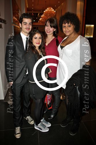 Amsterdam 10 januari 2012
Premiere Emmi en Leo in DeLaMar Theater.  Met vlnr Jasper Gottlieb, Fatma Genc, Roos Smit en Talisia Misiedjan.
Peter Smulders bv