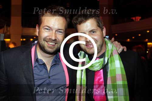 Hilversum 7 december 2011
Uitreiking radio bitches awards bij studio 21. Jeroen Kijkindevegte met vriend
Peter Smulders bv