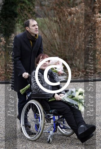 Amsterdam 21 december 2011
Crematie Olga Madsen op westgaarde. Johan neijenhuis met ..
Peter Smulders bv