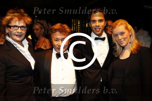 Amsterdam 8 december 2011
Openings en VIP avond van de miljonairfair in de RAI. Jordy The met zwangere vriendin en ouders
Peter Smulders bv