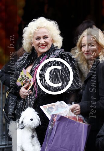 Amsterdam 4 december 2011
Premiere de gelaarsde kat in tuschinski. Karin Bloemen
Peter Smulders bv