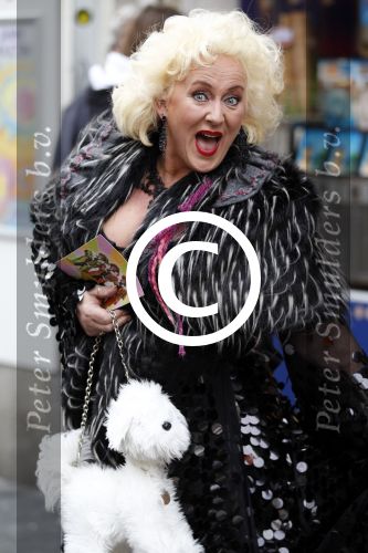 Amsterdam 4 december 2011
Premiere de gelaarsde kat in tuschinski. Karin Bloemen
Peter Smulders bv