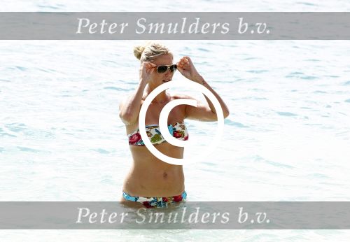 Curacao 31 december 2011
Jan en Lisa Smit op Jan zijn verjaardag in zee en bij Mambo beach.
Peter Smulders bv