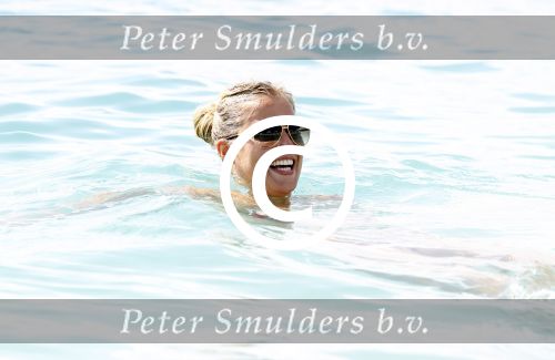 Curacao 31 december 2011
Jan en Lisa Smit op Jan zijn verjaardag in zee en bij Mambo beach.
Peter Smulders bv