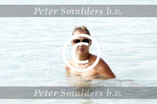 Curacao 31 december 2011
Jan en Lisa Smit op Jan zijn verjaardag in zee en bij Mambo beach.
Peter Smulders bv