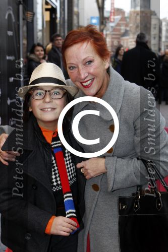 Amsterdam 7 december 2011
Premiere van het gordijnpaleis in Tuschinski. Loes Luca met ...
Peter Smulders bv