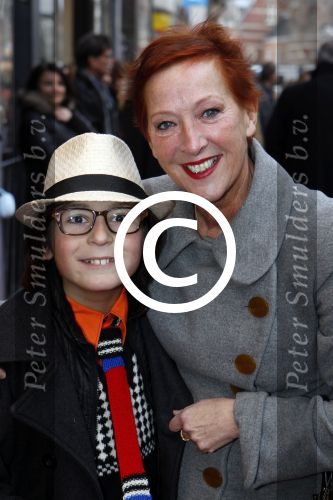 Amsterdam 7 december 2011
Premiere van het gordijnpaleis in Tuschinski. Loes Luca met ...
Peter Smulders bv