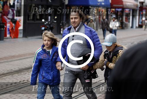 Amsterdam 7 december 2011
Marco Borsato met jada en Senna.
Peter Smulders bv